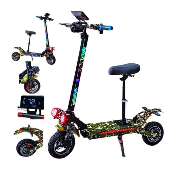 صورة سكوتر كهربائي بتصميم قتال مع دينامو قوي وإضاءة